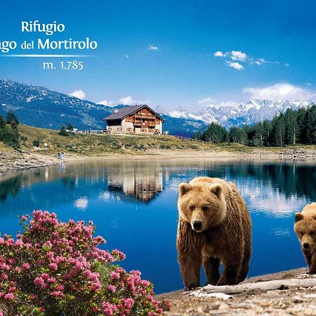 Rifugio Al Lago Del Mortirolo In Inverno Raggiungibile Solo A Piedi Monno Екстериор снимка