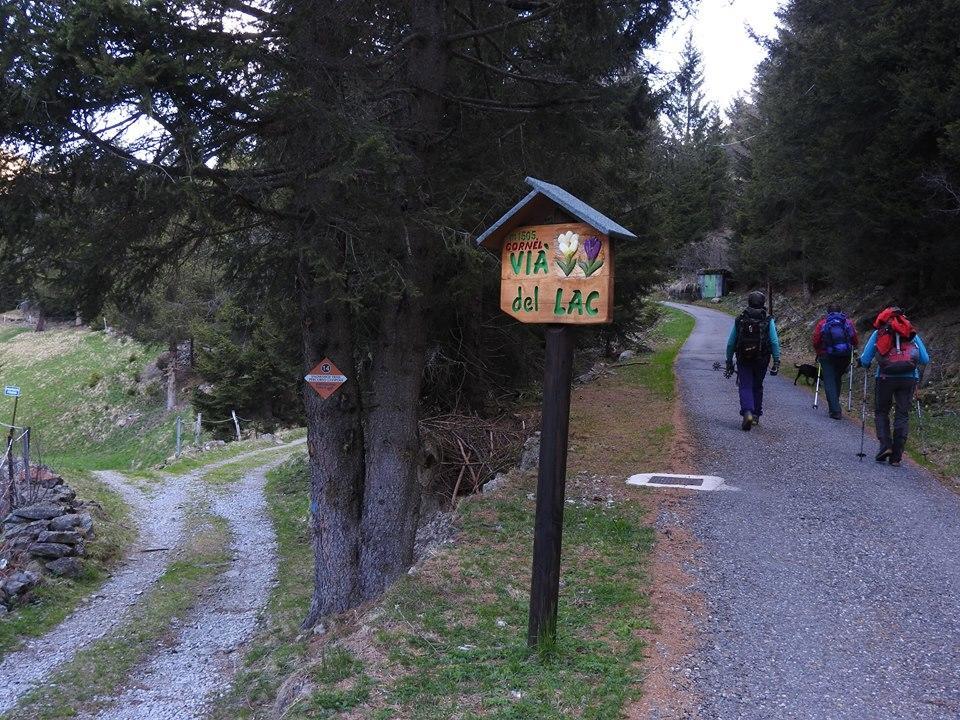 Rifugio Al Lago Del Mortirolo In Inverno Raggiungibile Solo A Piedi Monno Екстериор снимка
