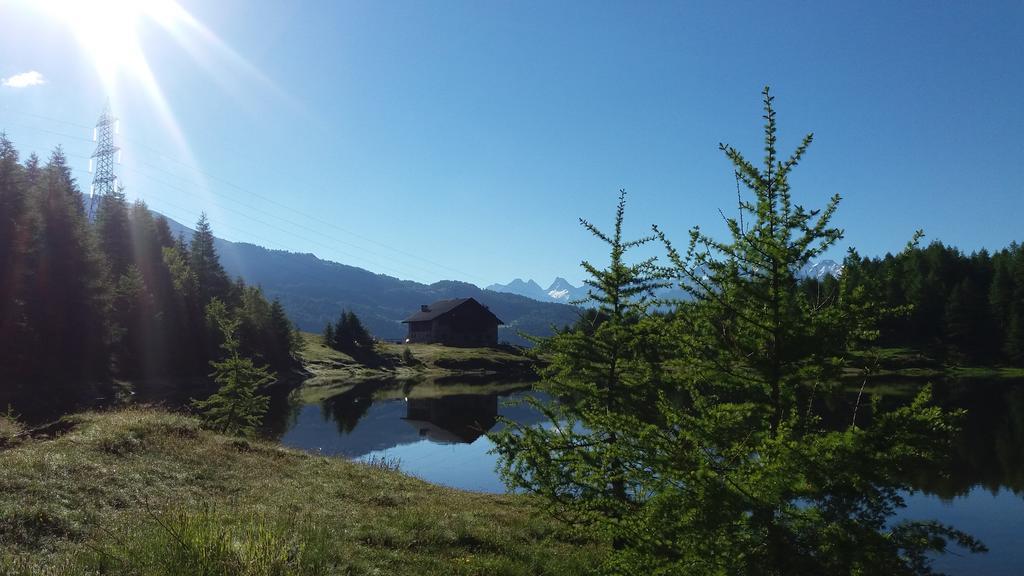Rifugio Al Lago Del Mortirolo In Inverno Raggiungibile Solo A Piedi Monno Екстериор снимка